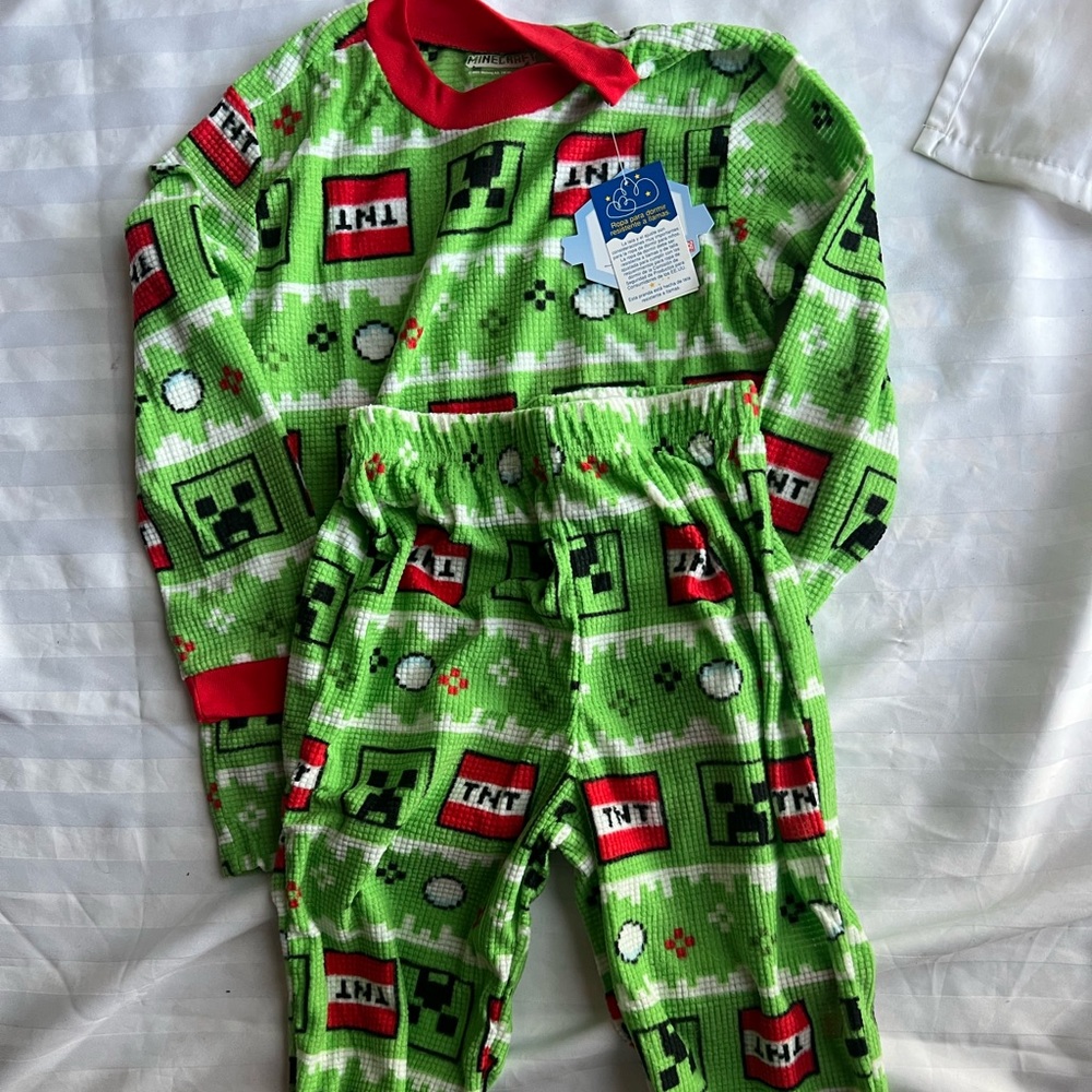 Minecraft Boys Exclusive 2-Piece Christmas Pajama Set